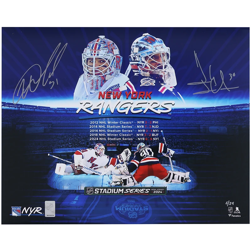 Photographie stylisée d'extérieur autographiée par Igor Shesterkin et Henrik Lundqvist des Rangers de New York, 16" x 20" - Édition limitée à 24 exemplaires