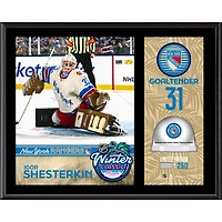 Plaque sublimée 12 po x 15 po avec glace utilisée lors d'un match, représentant Igor Shesterkin des Rangers de New York lors du Classique hivernal de la LNH 2026 - Édition limitée à 250 exemplaires
