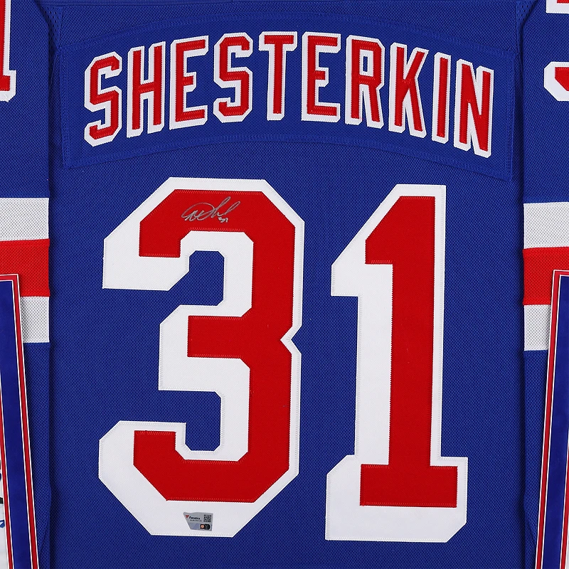 V106832 Rangrs Igor Shesterkin New York Rangers Maillot authentique Adidas bleu autographié encadré de luxe 31 Igor Shesterkin AUT FR HK JERSEY 45603 AUTJERHOC FRJRHS0029 #3