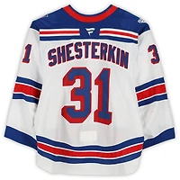 Maillot blanc n° 31 porté par Igor Shesterkin des Rangers de New York lors du match contre les Sabres de Buffalo le 9 octobre 2024