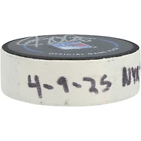 Rondelle de but autographiée par J.T. Miller des Rangers de New York
