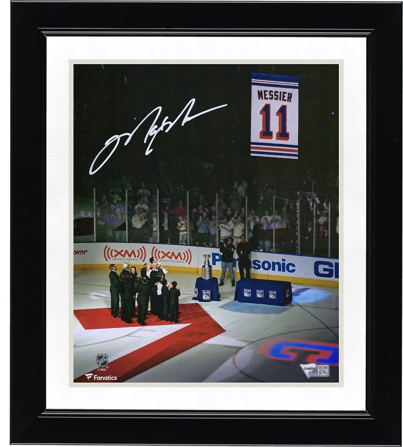 Mark Messier New York Rangers Autographed 8" x 10" Jersey Retirement Night Banner Raising Photograph