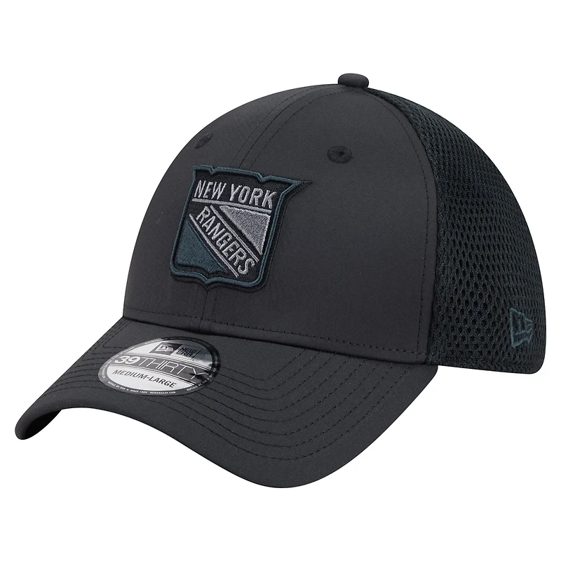 Men's New Era  Black York Rangers Blackout 39THIRTY Flex Fit Hat