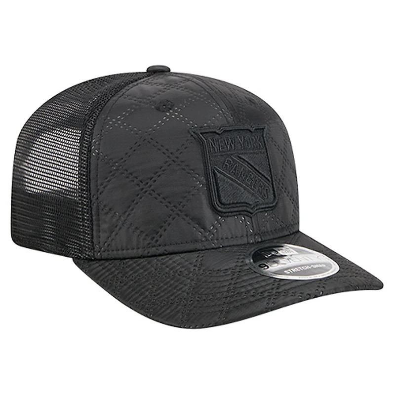 Casquette de camionneur ajustable New Era 9SEVENTY en nylon matelassé noir des Rangers de New York pour homme