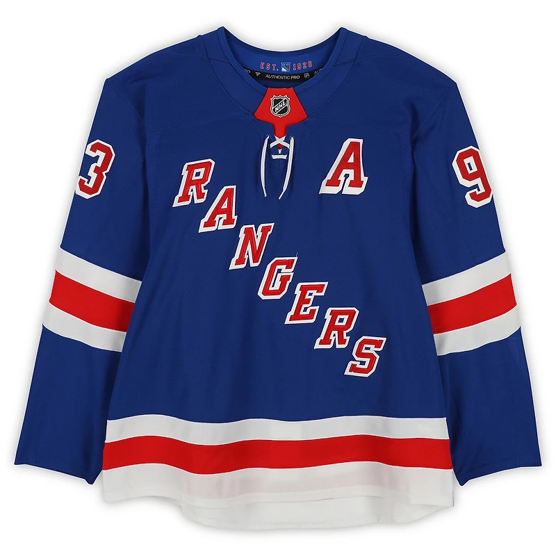 Maillot bleu n° 93, porté en match et autographié par Mika Zibanejad des Rangers de New York (série