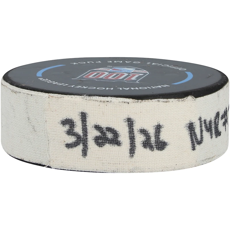 Rondelle de but utilisée par Mika Zibanejad des Rangers de New York lors du match du 22 mars 2026 contre les Jets de Winnipeg