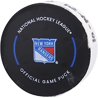 Rondelle de but utilisée par Mika Zibanejad des Rangers de New York contre les Red Wings de Détroit le 14 octobre 2024