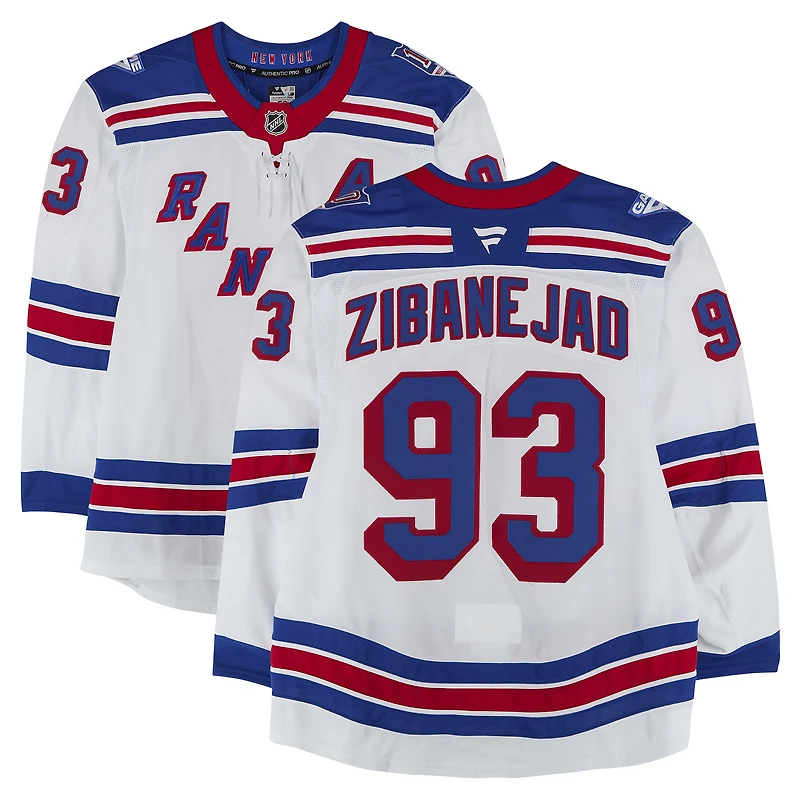 Maillot blanc n° 93 porté par Mika Zibanejad des Rangers de New York lors de la saison 2025-2026 de la LNH (série 3).