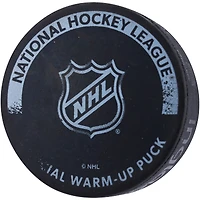 Rondelle utilisée à l'entraînement par les Rangers de New York lors de l'échauffement contre les Penguins de Pittsburgh le 16 mars 2023