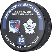 Rondelle utilisée à l'entraînement par les Rangers de New York lors de l'échauffement contre les Maple Leafs de Toronto le 15 décembre 2022