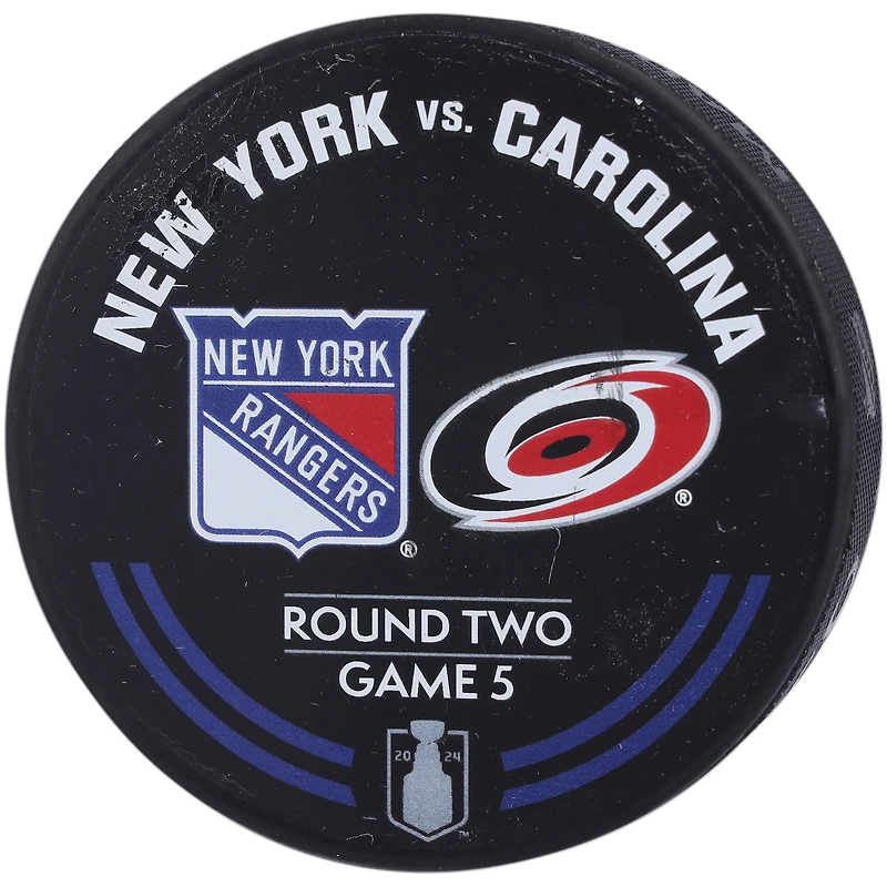 Rondelle d'échauffement utilisée par les Rangers de New York lors du match 5 du deuxième tour des séries éliminatoires de la Coupe Stanley 2024 contre les Hurricanes de la Caroline