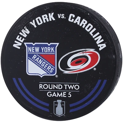 Rondelle d'échauffement utilisée par les Rangers de New York lors du match 5 du deuxième tour des séries éliminatoires de la Coupe Stanley 2024 contre les Hurricanes de la Caroline