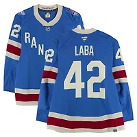 Maillot bleu du centenaire n° 42 porté par Noah Laba (New York Rangers) contre les Bruins de Boston le 26 janvier 2026