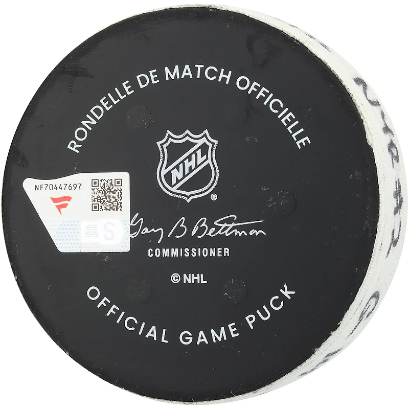Rondelle de but utilisée par Taylor Raddysh des Rangers de New York lors du match du 28 février 2026 contre les Penguins de Pittsburgh