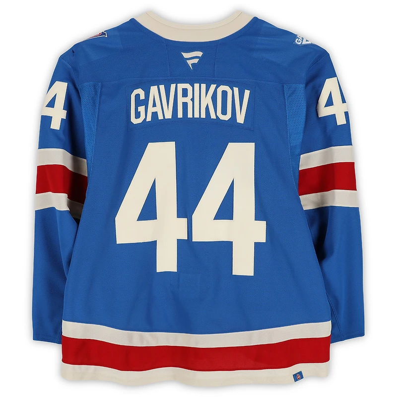 Maillot bleu du centenaire n° 44 porté par Vladislav Gavrikov des Rangers de New York contre les Maple Leafs de Toronto le 5 mars 2026