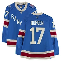 Maillot bleu du centenaire porté par Will Borgen (New York Rangers) lors du match n° 17 contre les Bruins de Boston le 26 janvier 2026