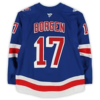 Maillot bleu n° 17 porté par Will Borgen des Rangers de New York lors de la saison 2025-2026 de la LNH (série 3).