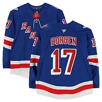 Maillot bleu n° 17 porté par Will Borgen des Rangers de New York lors de la saison 2025-2026 de la LNH (série 3).