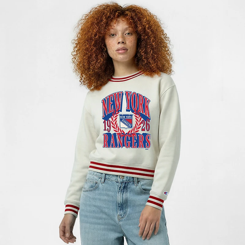 Sweat-shirt à col rond Champion crème pour femme, modèle New York Rangers Bold Laurels Reverse Weave Yarn.