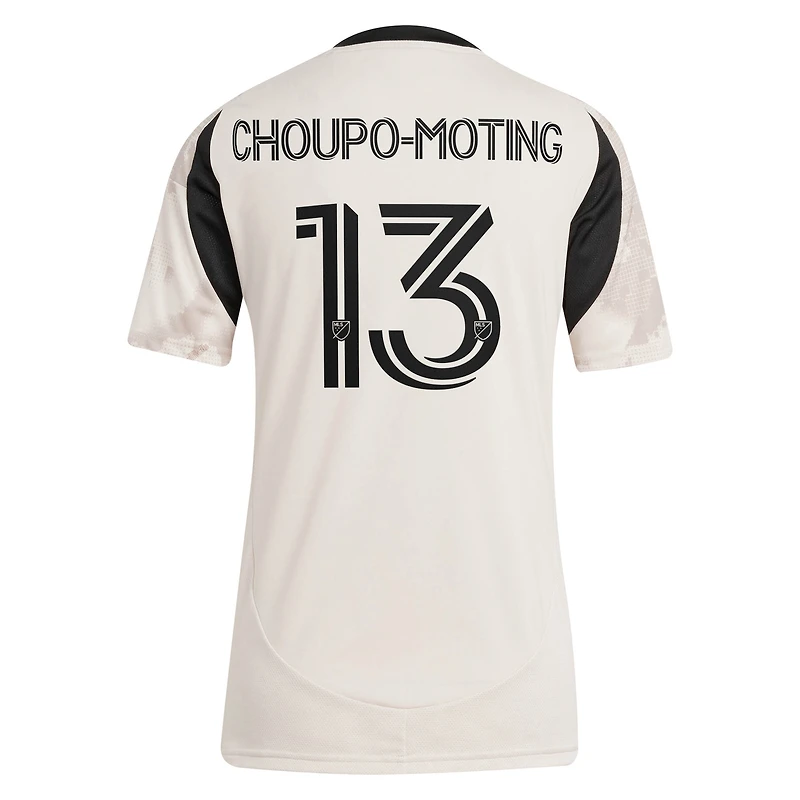Maillot réplique du joueur adidas Eric Maxim Choupo-Moting Tan New York Red Bulls 2025 Stone Kit pour femme