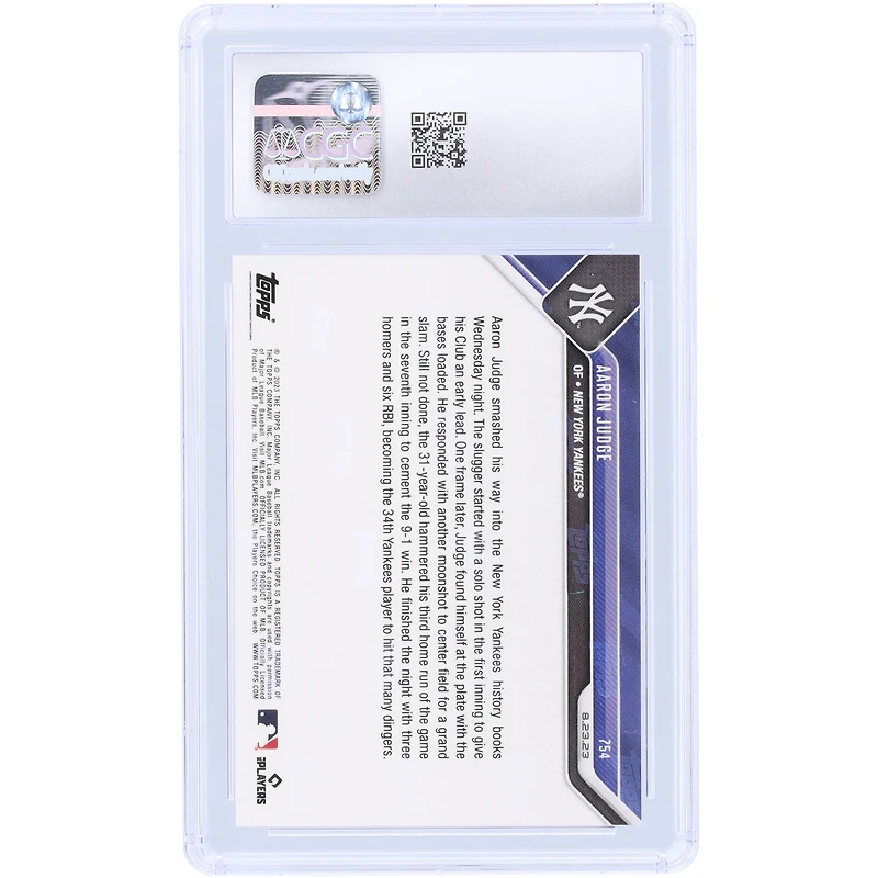 Carte Topps Now 2023 d'Aaron Judge, Yankees de New York : 1er match à 3 circuits en carrière et 34e de l'histoire des Yankees (n° 754), authentifiée par CGC.