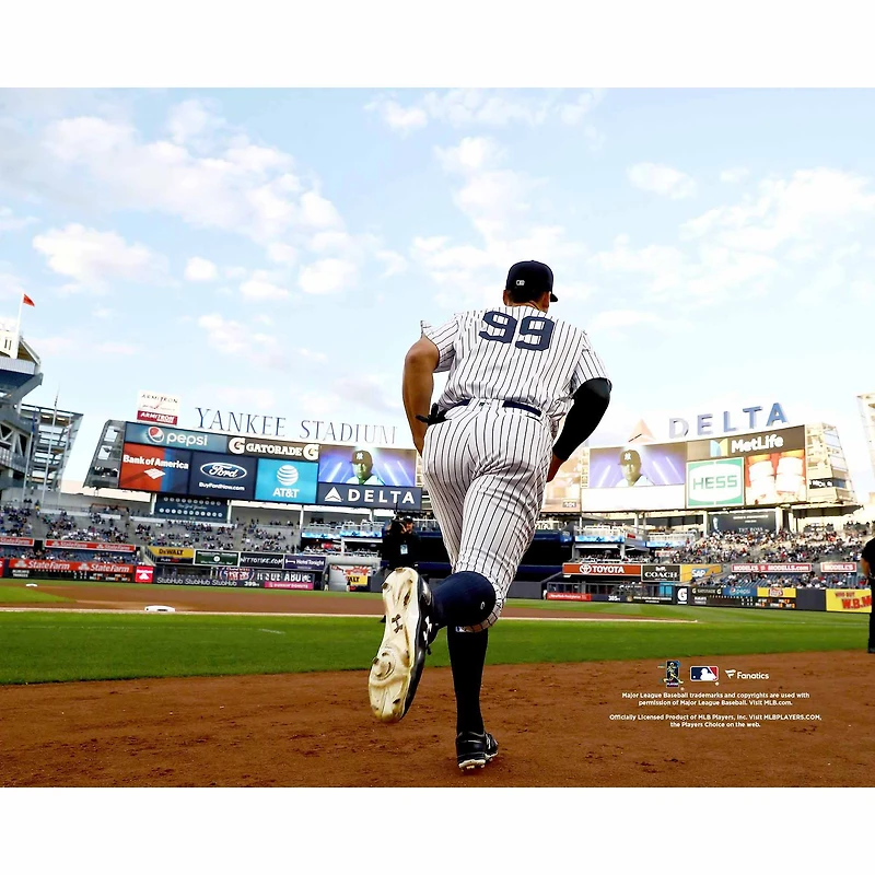 Aaron Judge, joueur non signé des Yankees de New York, sur le terrain contre les Blue Jays Toronto (photo)