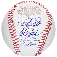 Balle de baseball autographiée par Andy Pettitte, Derek Jeter, Jorge Posada et Mariano Rivera, des Yankees de New York, avec le logo des Séries mondiales de 2009.