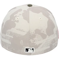 Casquette camouflage beige clair New Era portée par Anthony Volpe des Yankees de New York lors du match contre les Mets de New York le 18 mai 2025 – Journée des forces armées