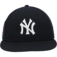 Casquette New Era bleu marine du Temple de la renommée portée par Anthony Volpe, des Yankees de New York, lors du match contre les Phillies de Philadelphie, le 27 juillet 2025
