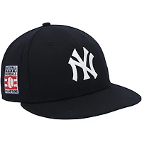 Casquette New Era bleu marine du Temple de la renommée portée par Anthony Volpe, des Yankees de New York, lors du match contre les Phillies de Philadelphie, le 27 juillet 2025