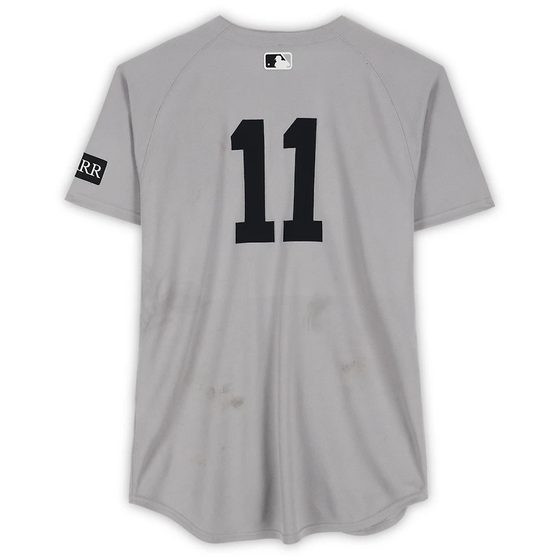 Maillot gris n° 11 des Yankees de New York, Anthony Volpe, utilisé lors du match contre les Rangers du Texas, le 6 août 2025