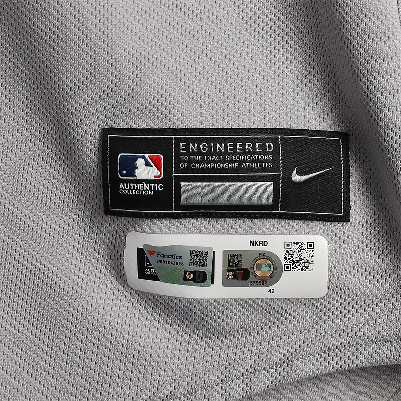 V106832 Yankee Anthony Volpe New York Yankees Match-Utilisé # 11 Maillot Gris contre Boston Red Sox le 15 juin 2025 11 Anthony Volpe UNS GU MAILLOT 45840 COLGMUJER GUBBJR5323 # 18