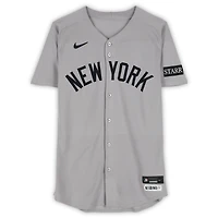 Maillot Nike gris n° 11 des Yankees de New York, Anthony Volpe, utilisé lors du match contre les Mets de New York, le 6 juillet 2025