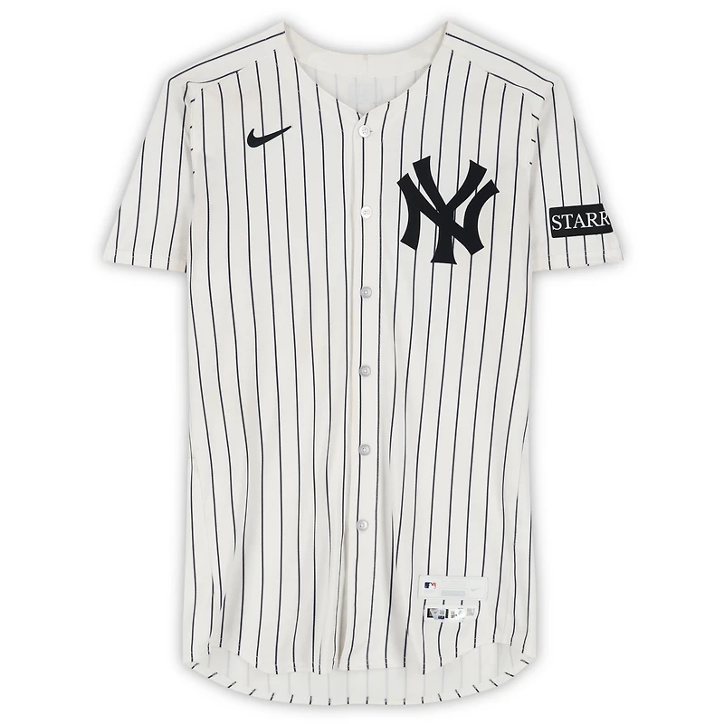 Maillot blanc à rayures fines n° 11 des Yankees de New York, Anthony Volpe, utilisé lors du match contre les Twins du Minnesota, le 13 août 2025.
