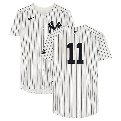 Maillot blanc à rayures fines n° 11 des Yankees de New York, Anthony Volpe, utilisé lors du match contre les Twins du Minnesota, le 13 août 2025.