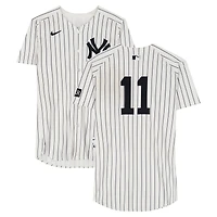 Maillot blanc à rayures fines n° 11 des Yankees de New York, Anthony Volpe, utilisé lors du match contre les Twins du Minnesota, le 13 août 2025.