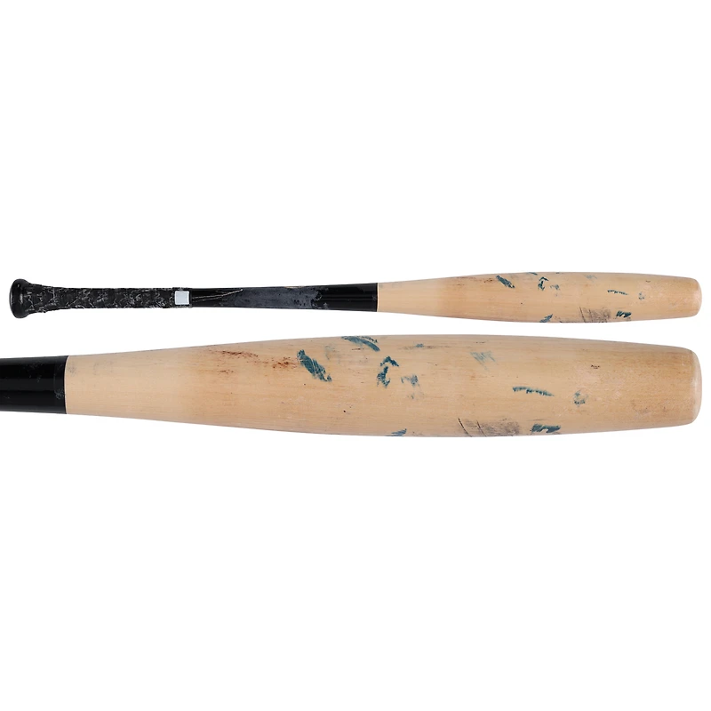Bâton cassé Louisville Slugger beige et noir autographié par Austin Wells, utilisé lors du match des Yankees de New York contre les Padres de San Diego le 6 mai 2025