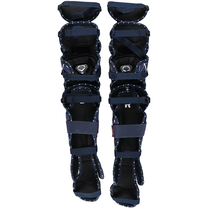 Protège-tibias EvoShield bleu marine d'Austin Wells, portés lors du match contre les Mets de New York, le 5 juillet 2025