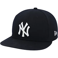 Casquette New Era bleu marine portée par Clay Holmes des Yankees de New York lors du match contre les Dodgers de Los Angeles le 30 octobre 2024 - 5e match des World Series