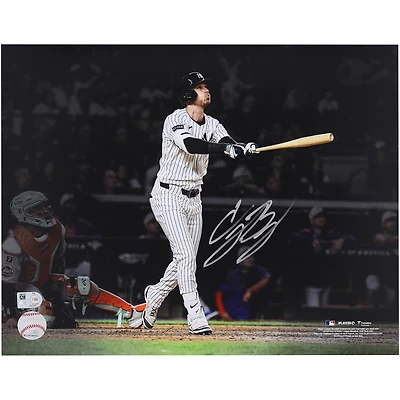 Photo dédicacée de Cody Bellinger, des Yankees de New York, format 11 35,5 cm (11 x 14 pouces), prise lors du match de la Subway Series, mettant en lumière son coup de circuit.