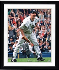 Photo dédicacée de David Wells (New York Yankees) – poing levé lors d'un match parfait (40,6 x 50,8 cm) avec inscription « PG 17/05/1998 »