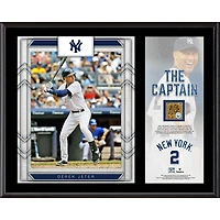 Plaque commémorative sublimée de Derek Jeter (New York Yankees), 30,5 x 38 cm, avec une capsule de terre utilisée en match.