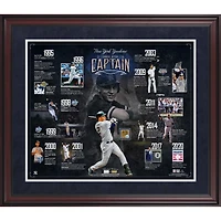 Collage encadré de 20'' x 24'' de la chronologie de carrière de Derek Jeter, New York Yankees, avec une capsule de terre utilisée lors du match - Version 3 - Édition limitée à 500 exemplaires