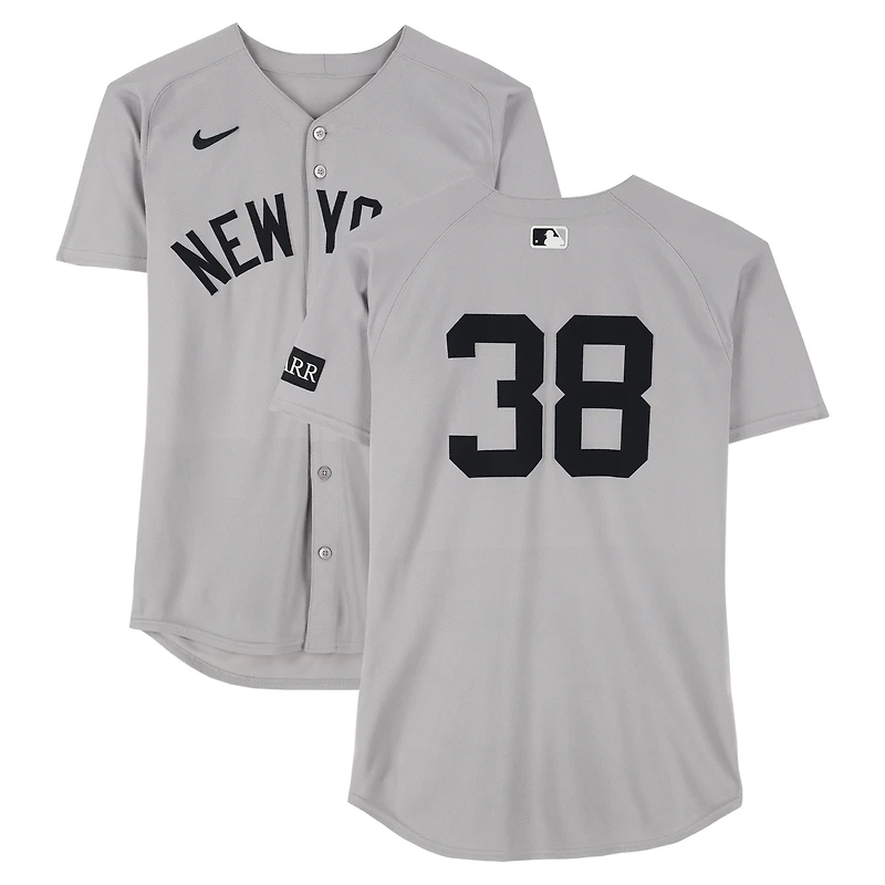 Maillot Nike gris n° 38 porté par Devin Williams des Yankees de New York contre les Guardians de Cleveland, le 23 avril 2025