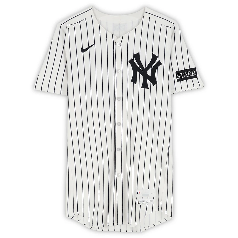Maillot Nike blanc à rayures fines n° 38 porté par Devin Williams des Yankees de New York contre les Athletics le 29 juin 2025
