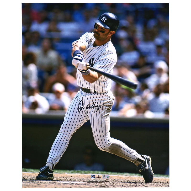 Photographie autographiée de Don Mattingly des Yankees de New York, Swing Through The Zone, 16" x 20"