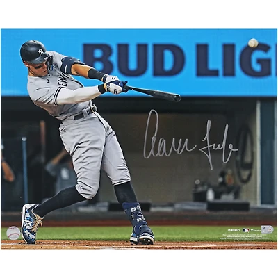 Photo autographiée 16'' x 20'' d'Aaron Judge, des Yankees de New York, détenteur du record de coups de circuit en Ligue américaine (Fanatics Authentic)