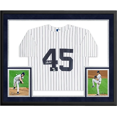Collage de maillots Nike authentiques blancs encadrés autographiés par Gerrit Cole des Yankees de New York