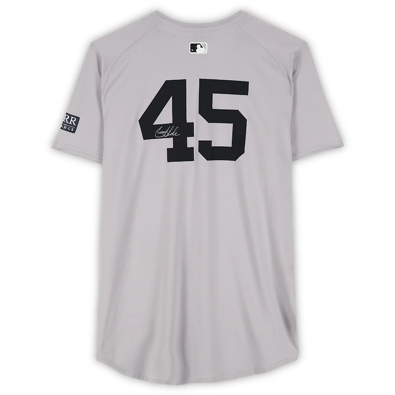 Maillot Nike gris n° 45 dédicacé par Gerrit Cole des Yankees de New York lors du match contre les Orioles de Baltimore le 12 juillet 2024 : 6 manches, points mérités, 7 retraits sur balles et victoires