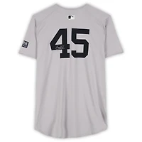 Maillot Nike gris n° 45 dédicacé par Gerrit Cole des Yankees de New York lors du match contre les Orioles de Baltimore le 12 juillet 2024 : 6 manches, points mérités, 7 retraits sur balles et victoires